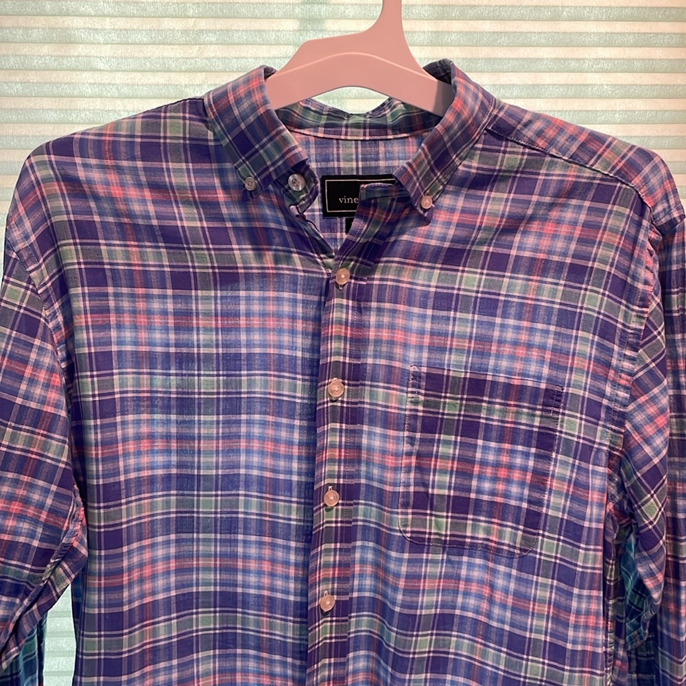 Men’s Small Vineyard Vines Button Up Shirt
